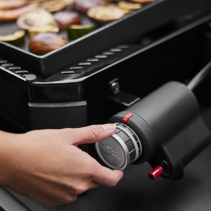 Weber SLATE GP 43 cm Premium Griddle, durable cooking surface, ideal for outdoor grilling – available at Keans Claremorris