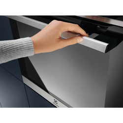 Electrolux Single Multi-Function Built-in Pyroclean Oven, sleek design, easy cleaning - available at Keans Claremorris.