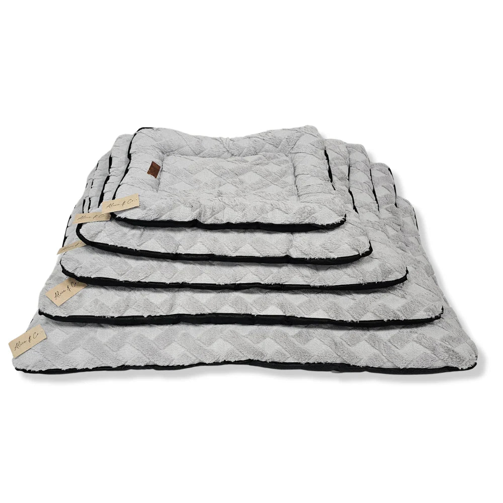Alice & Co - Luna - Grey Crate Mat Keans Claremorris