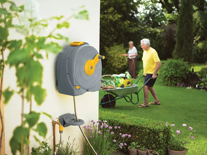 Hozelock 40m 1/2in Wall Mounted Fast Reel - Image 2