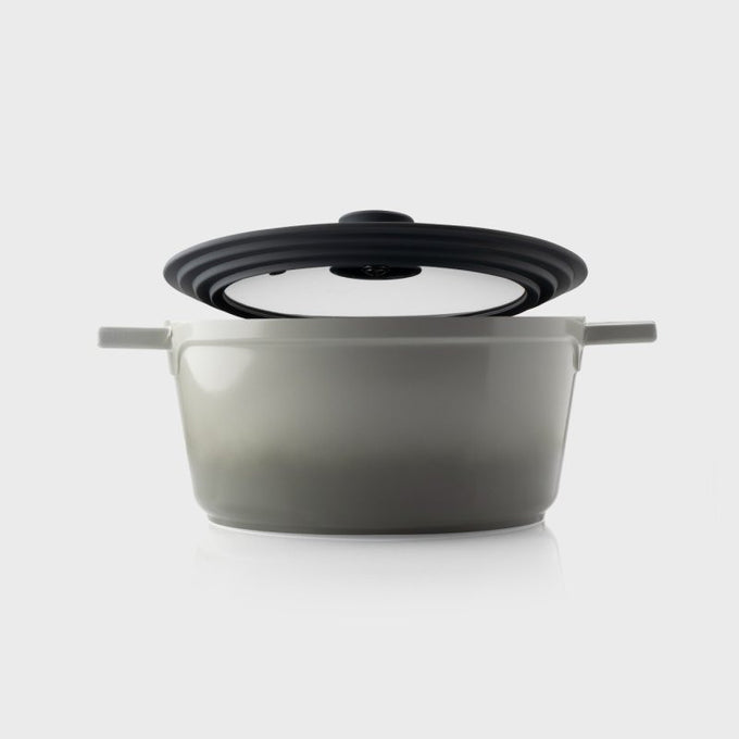 Silicone and Glass Universal Pan Lid 20/22/24cm Black - Image 2