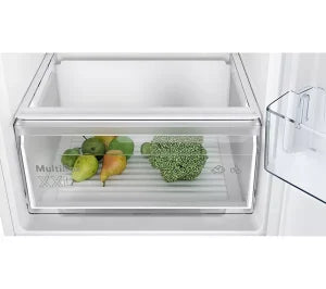 Open drawer inside BOSCH Series 2 Integrated 60/40 fridge freezer with pears and broccoli inside.