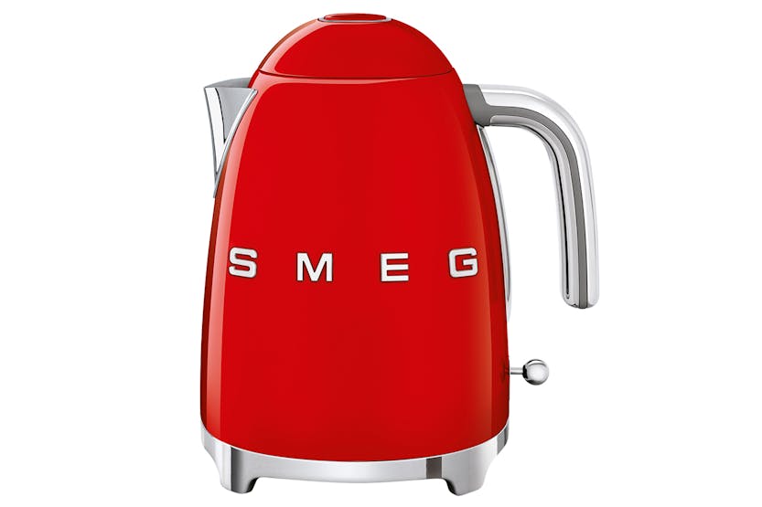 Smeg 1.7L Red 50’s Style Kettle with 3000W fast boil, soft-opening lid, removable filter, 360° base – Kean’s Claremorris –