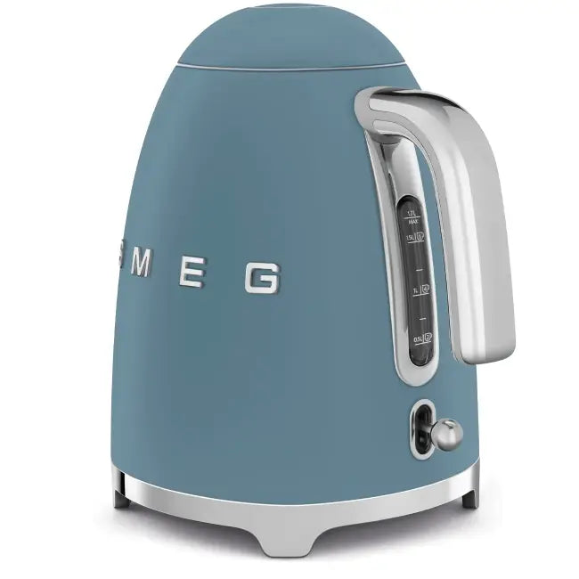 Smeg 50’s Retro Style 1.7L kettle in storm blue with chrome handle and water level indicator.