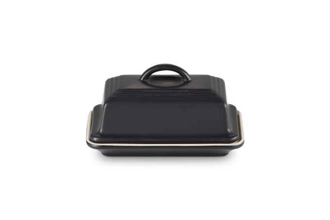 Le Creuset Satin Black stoneware butter dish, thermoresistant, scratch-resistant glaze, dishwasher safe – Keans Claremorris