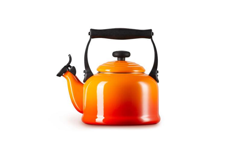 Le Creuset Traditional 2L Volcanic Kettle, durable enamel finish, perfect for boiling water - Keans Claremorris