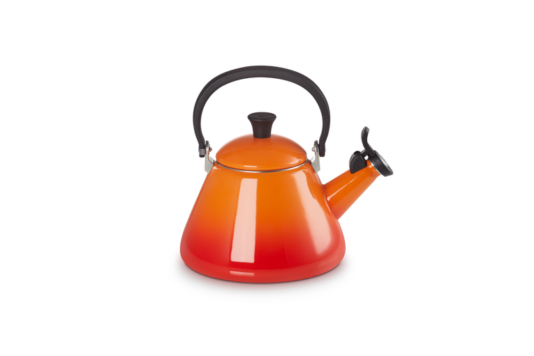 Le Creuset Kone 1.6L Volcanic stovetop kettle with foldable handle, enamelled carbon steel, whistle alert – Keans Claremorris