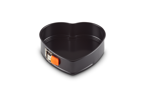 Le Creuset Heart Springform Cake Tin 25cm, non-stick carbon steel, oven safe, freezer compatible – Keans Claremorris