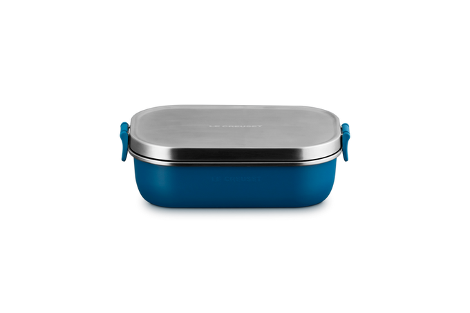 Le Creuset On The Go 900ml stainless steel lunch box, durable, leak-proof, ideal for meals on the go – Keans Claremorris.
