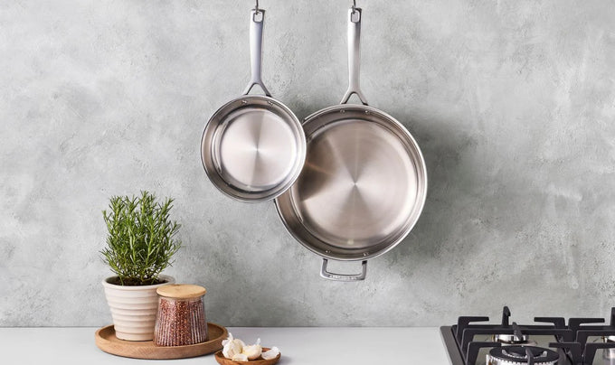 Le Creuset Classic 3-ply Stainless Steel Uncoated Frying Pan 28cm - Image 5