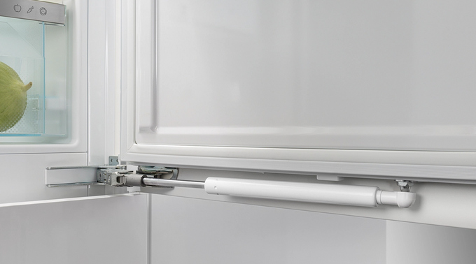 Liebherr Plus Fully Integrated Fridge with BioFresh | IRBD5120 - Image 3