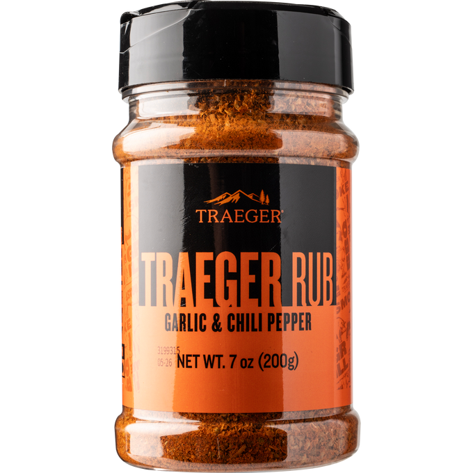 Traeger Garlic & Chili Pepper Rub 200g – bold BBQ seasoning for chicken, pork, beef, ribs. Available at Kean’s Claremorris.