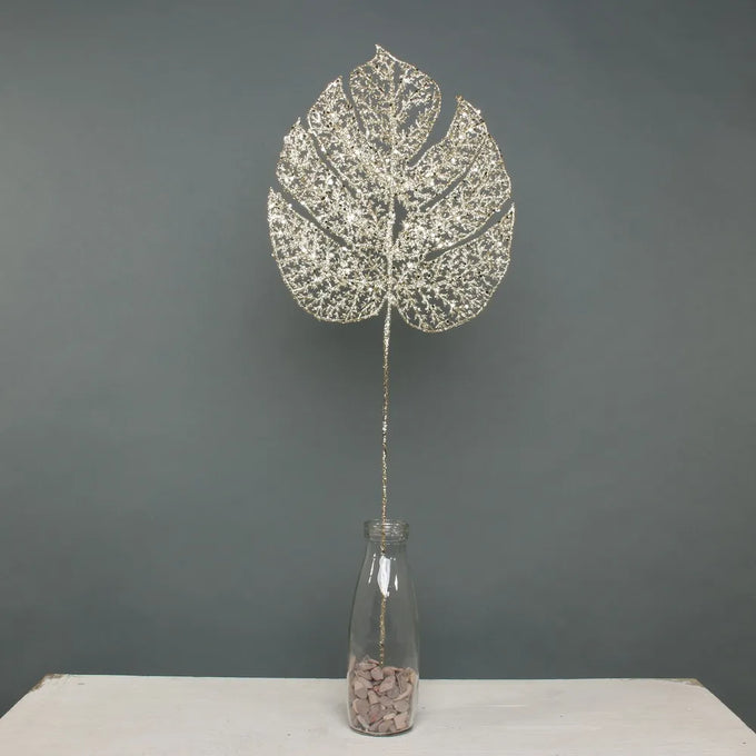 Glitter filigree Monstera Leaf Gold - Image 1