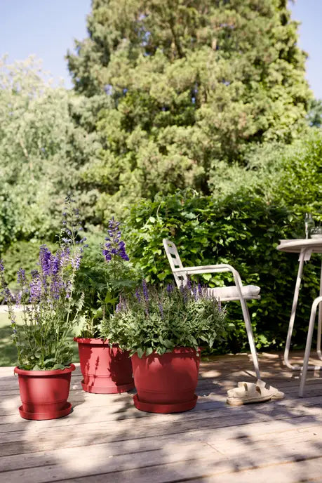 Amiga Round Pot 35cm Theatre Red plastic flower pot by Keans Claremorris, durable and vibrant garden planter