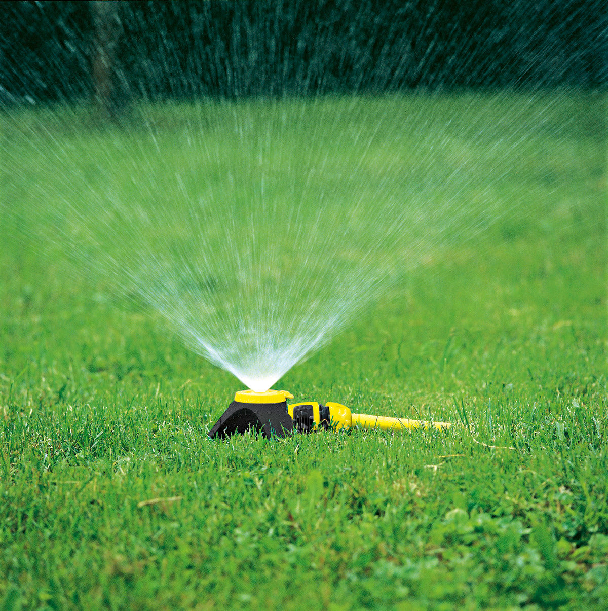 Karcher Vario Sprinkler CS90 adjustable garden sprinkler for even watering | Available at Keans Claremorris
