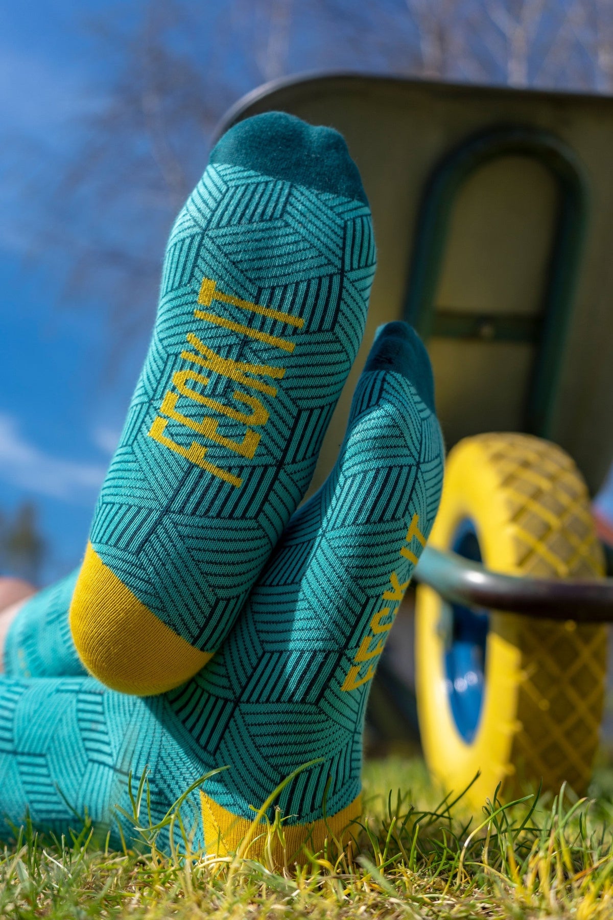 Feck It 8-12 Mint flavored product, available at Keans Claremorris store, ideal for ages 8-12.