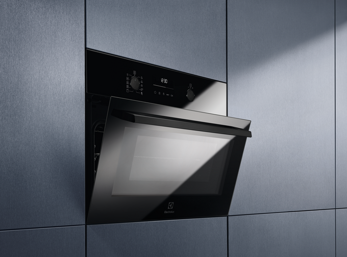 ELECTROLUX 43 Litre Compact Combi Oven | Black - Image 2