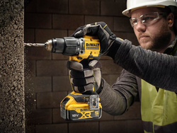Dewalt 18V XR Brushless Hammer Drill Driver - 2 X 5Ah Batteries