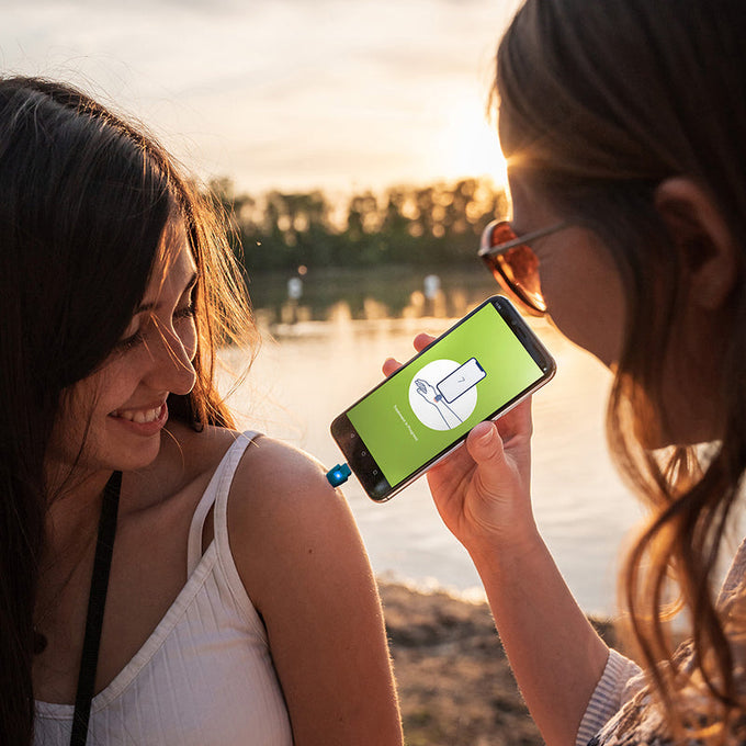 Heat It Classic - Lightning Connector - Navy -  Insect Bite Healer - Image 5