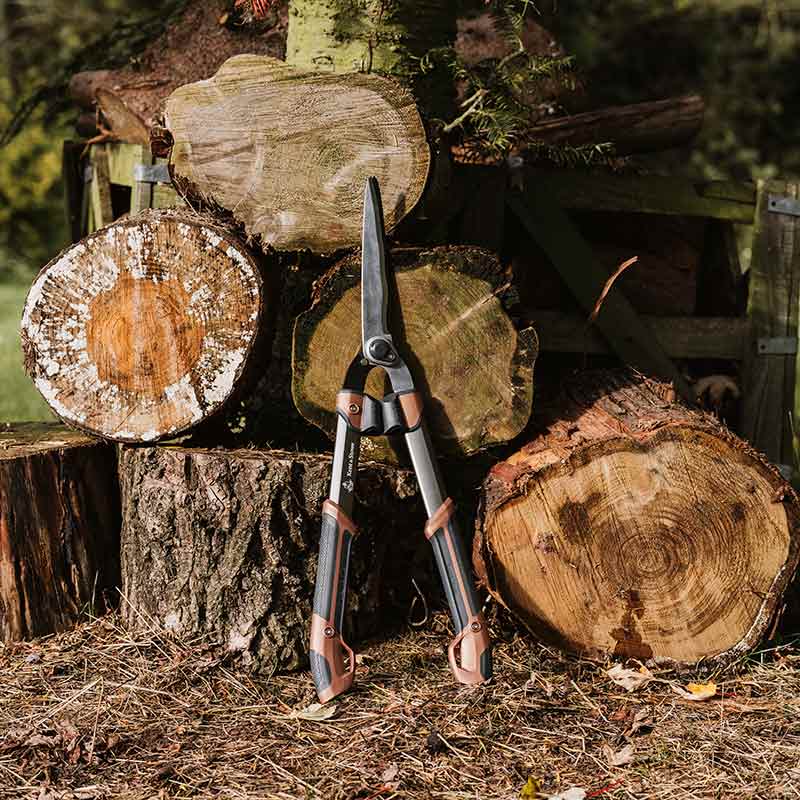 Kent & Stowe Garden Life Hedge Shears, lightweight 40% lighter, carbon steel blades, precise trimming, available at Keans
