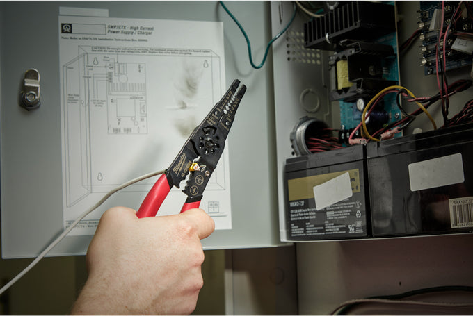 Milwaukee Multi-Purpose Wire Stripper with Crimper - Image 7