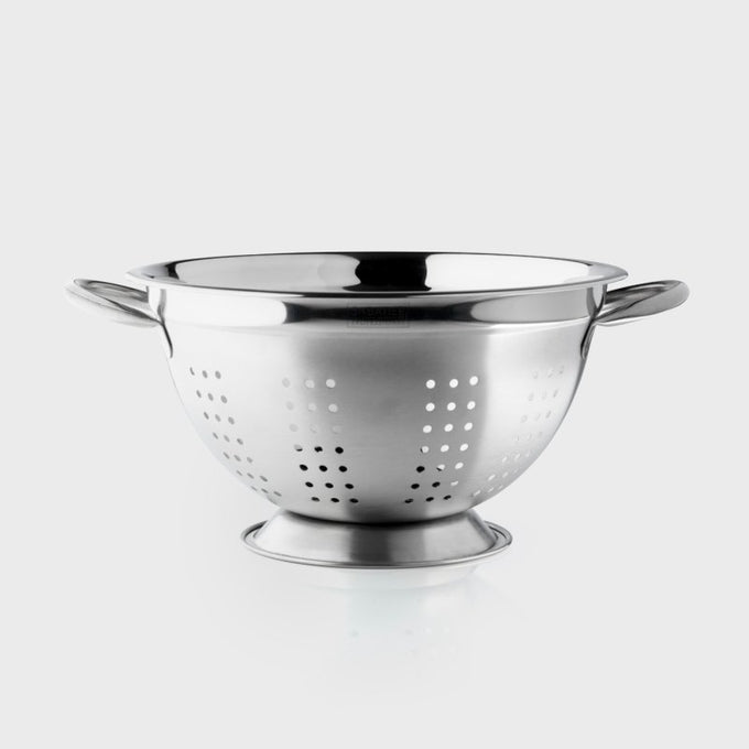 Sabatier Professional 26cm stainless steel colander with deep design and fast-draining holes, dishwasher safe – Keans