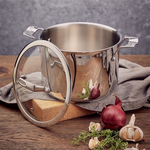 Stellar 22cm 5L stockpot, durable stainless steel cookware, ideal for soups and stews – available at Keans Claremorris.