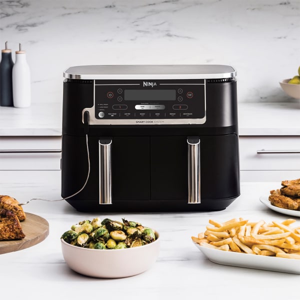 The NINJA Foodi MAX Dual Zone Air Fryer in White, EXCLUSIVE to Currys  Ireland