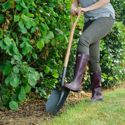 Kent & Stowe Round Nosed Shovel Carbon Steel - durable garden tool, ergonomic handle, available at Keans Claremorris