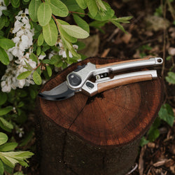 Kent & Stowe Eversharp Bypass Secateurs with Trowel – Sharp, Durable Garden Tool | Keans Claremorris