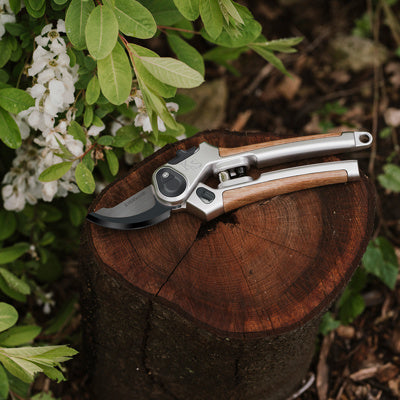 Kent & Stowe Eversharp Bypass Secateurs with Trowel – Sharp, Durable Garden Tool | Keans Claremorris