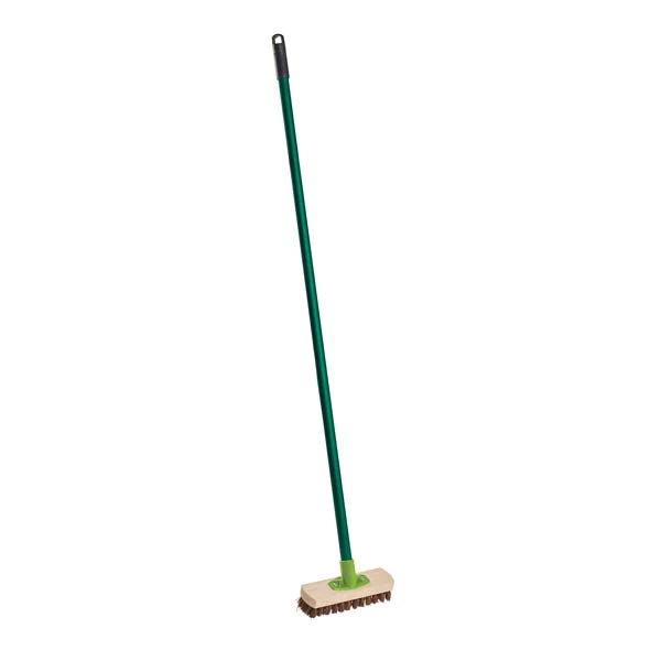 Gardman 9" Deck Scrub Broom with beech wood head, stiff bassine bristles, plastic coated steel handle, 120cm – Keans
