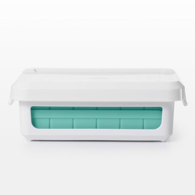 Oxo Covered Silicone Ice Cube Tray with Cocktail Cubes, flexible and spill-proof - Keans Claremorris