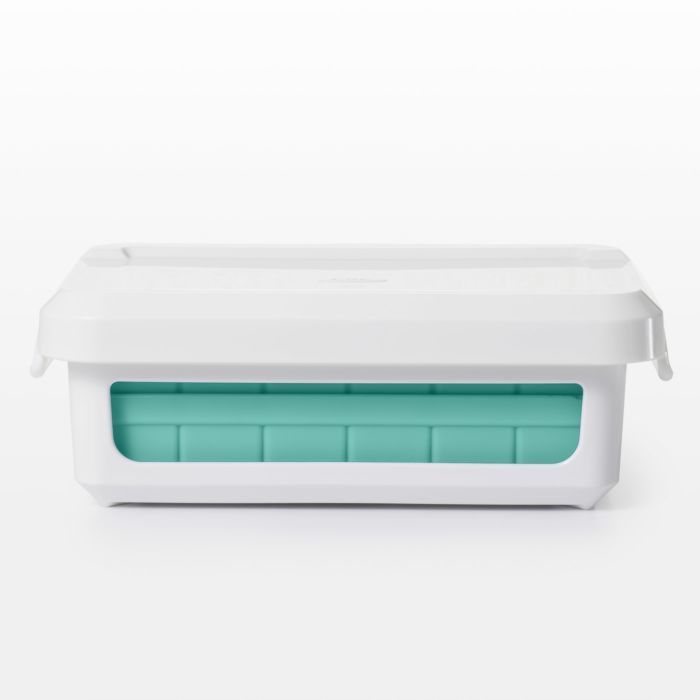 Oxo Covered Silicone Ice Cube Tray with Cocktail Cubes, flexible and spill-proof - Keans Claremorris
