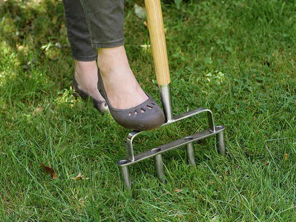 Kent & Stowe Hollow Tine Aerator 4 Prong with stainless steel head and ash wood handle for effective lawn care – Keans