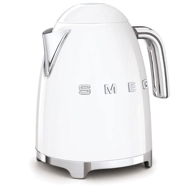 Smeg 50’s Style Cream-White Kettle 1.7L, fast 3000W boil, enamel finish, safety features, sold by Kean’s Claremorris. –