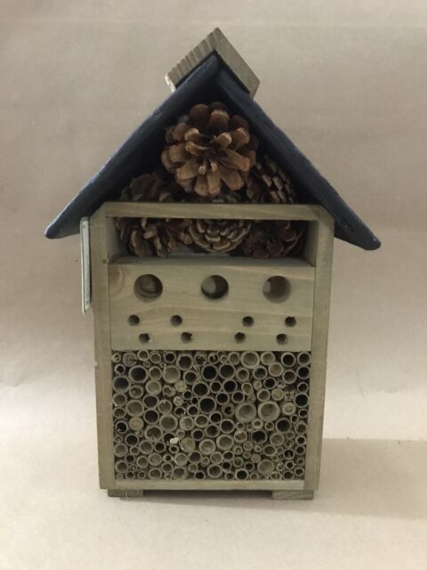 Gardman Bee and Bug House, handmade 100% FSC wood with pine cones, floral design, and bee nesting tubes – Keans Claremorris.